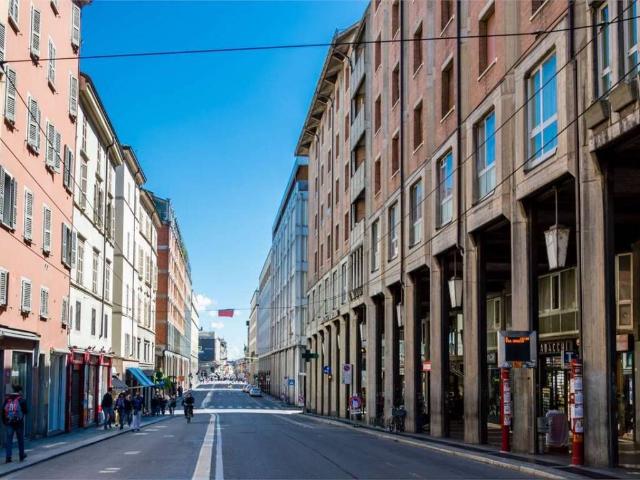 Locale Commerciale in vendita a Parma Centro, Sorbolo