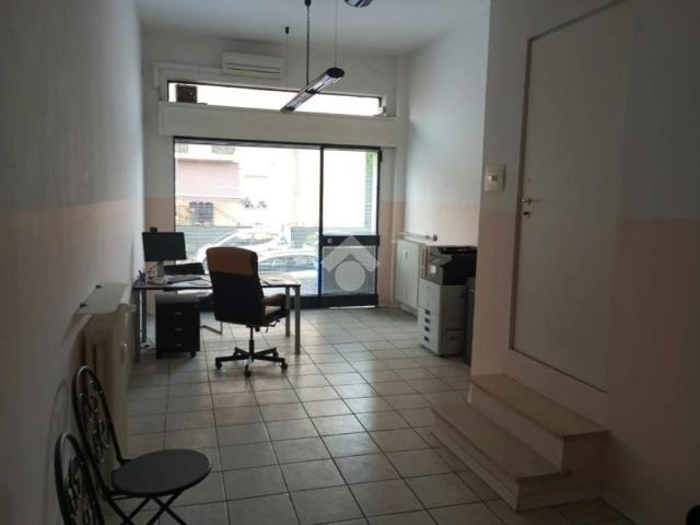 Locale Commerciale in vendita a Fornasazza, Parma