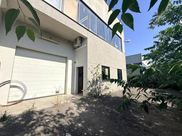 Locale Commerciale in vendita a Vicofertile, Parma