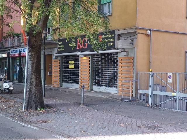 Locale Commerciale in vendita a Montanara, Parma