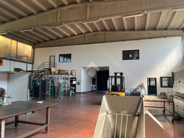 Locale Commerciale in vendita a San Pancrazio, Sorbolo