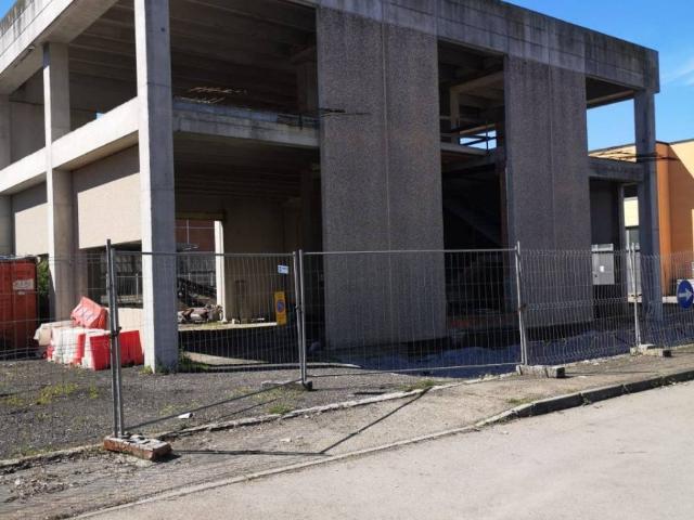 Locale Commerciale in vendita a Corcagnano, Parma