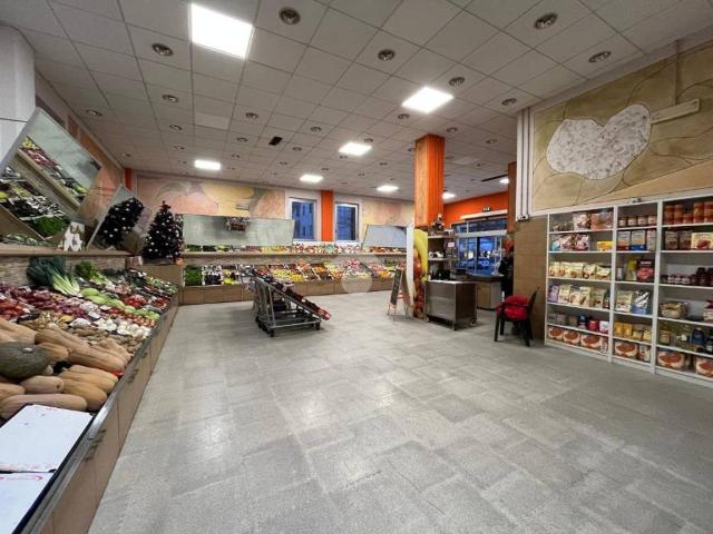 Locale Commerciale in vendita a San Pellegrino, Sorbolo