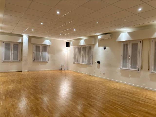 Locale Commerciale in vendita a San Pellegrino, Sorbolo