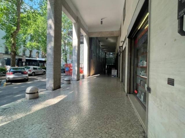 Locale Commerciale in vendita a Parma Centro, Sorbolo