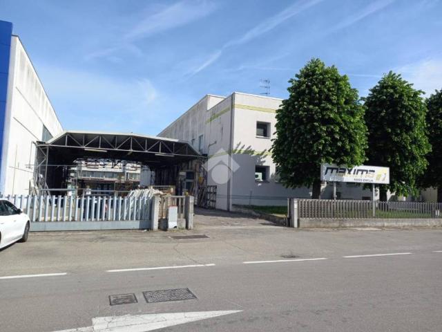 Locale Commerciale in vendita a San Martino, Sorbolo