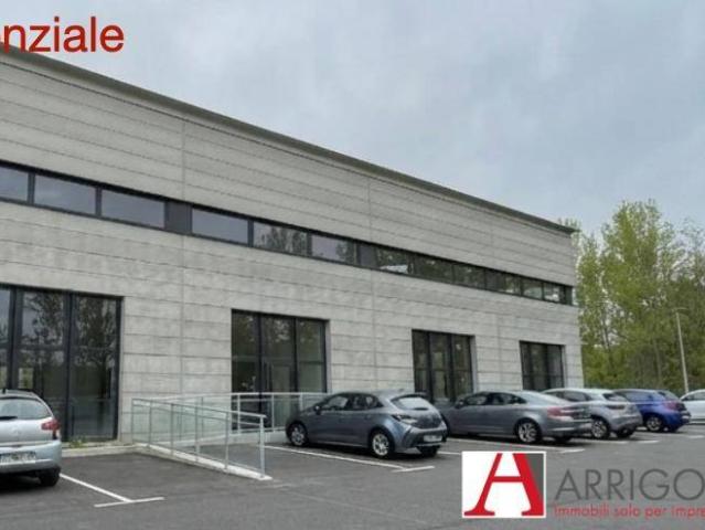 Locale Commerciale in vendita a San Martino, Sorbolo