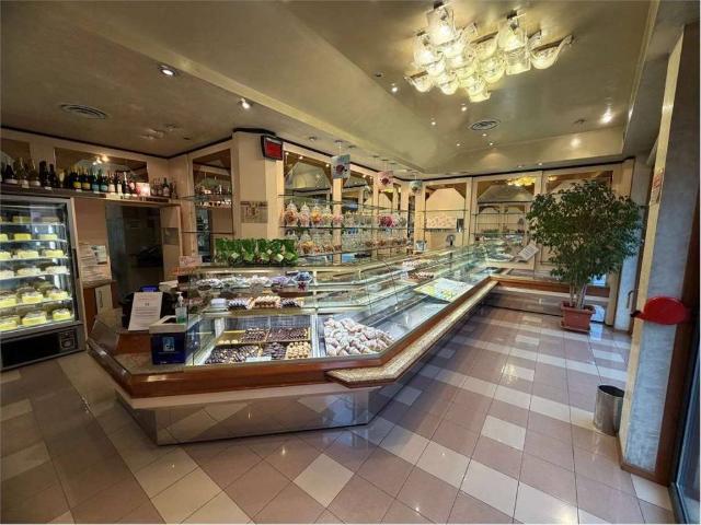 Locale Commerciale in vendita a Sorbolo, Reggio Emilia