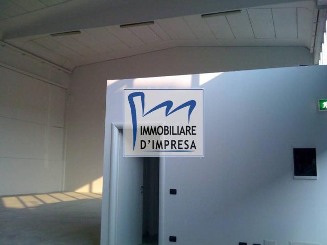 Locale Commerciale in vendita a Zona Industriale S.P.I.P., Parma