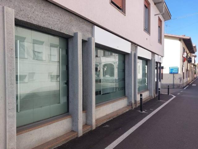Locale Commerciale in vendita a Parona, Lombardia