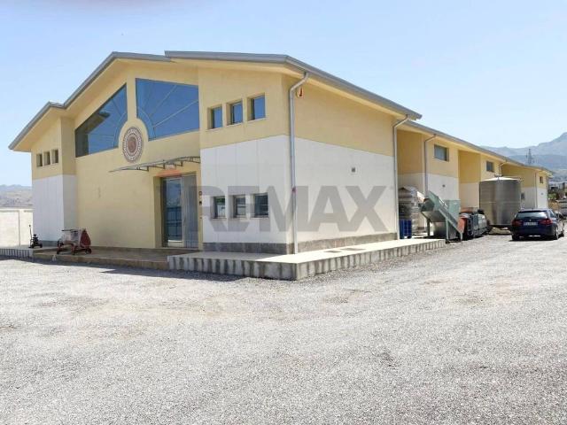Locale Commerciale in vendita a Partinico, Sicilia