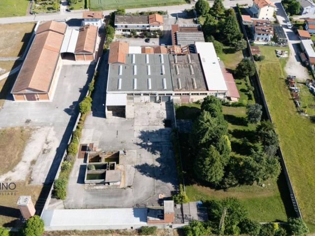 Locale Commerciale in vendita a Pasian Di Prato, Friuli-Venezia Giulia
