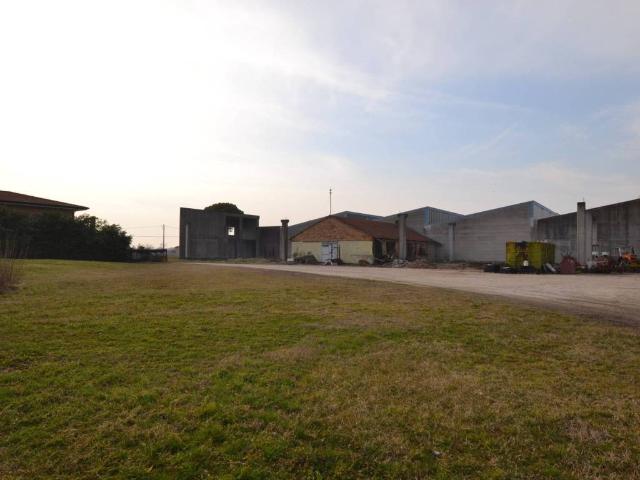 Locale Commerciale in vendita a Pasiano Di Pordenone, Friuli-Venezia Giulia