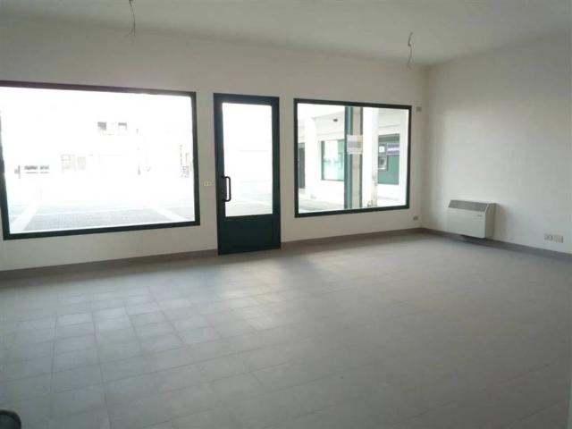 Locale Commerciale in vendita a Pasiano Di Pordenone, Friuli-Venezia Giulia