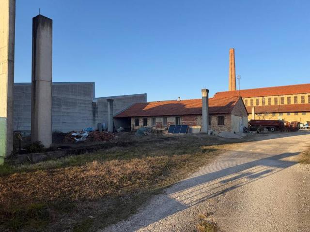 Locale Commerciale in vendita a Pasiano Di Pordenone, Friuli-Venezia Giulia