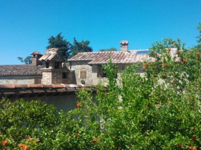 Locale Commerciale in vendita a Passignano Sul Trasimeno, Umbria