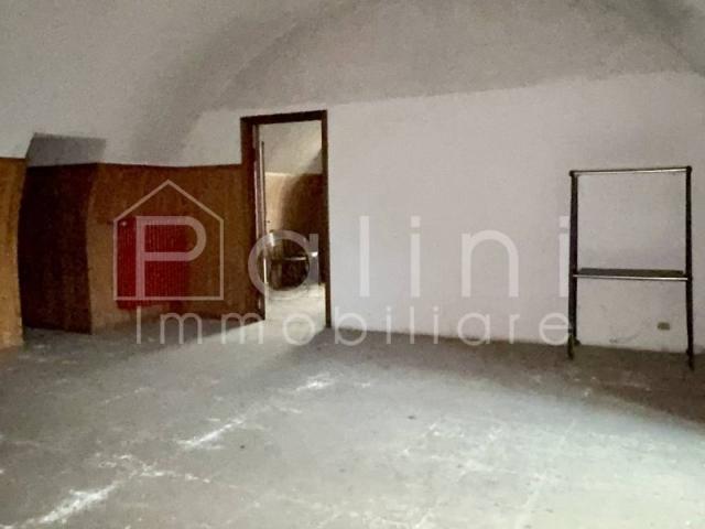 Locale Commerciale in vendita a Monterotondo, Passirano