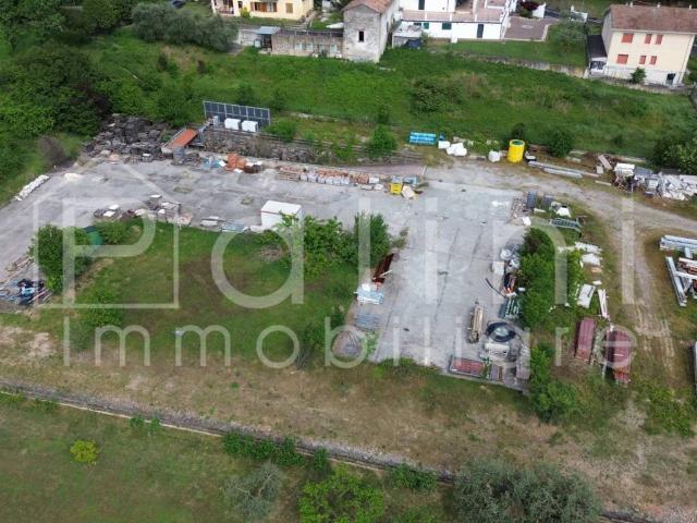 Locale Commerciale in vendita a Monterotondo, Passirano