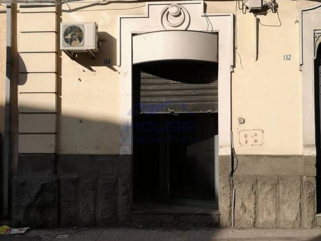 Locale Commerciale in vendita a Paternò, Sicilia