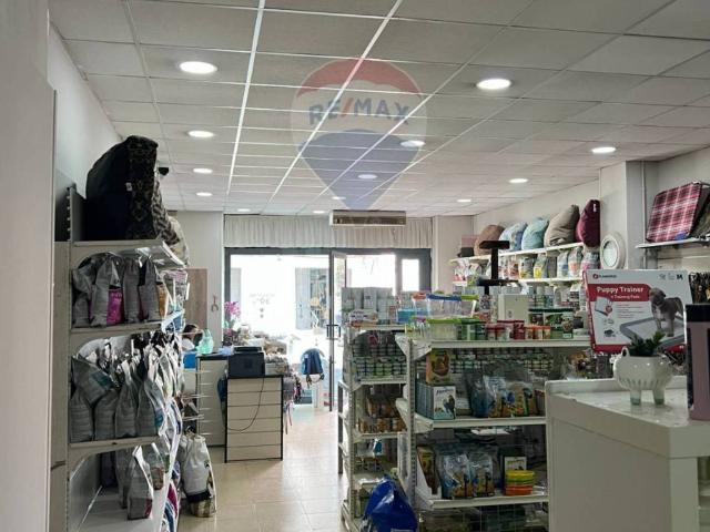 Locale Commerciale in vendita a Paternò, Sicilia