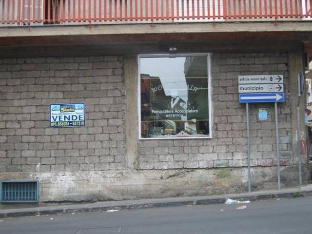 Locale Commerciale in vendita a Paternò, Sicilia
