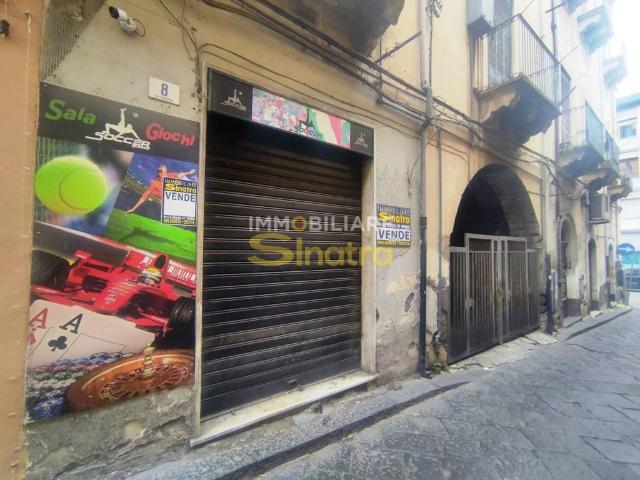 Locale Commerciale in vendita a Paternò, Sicilia