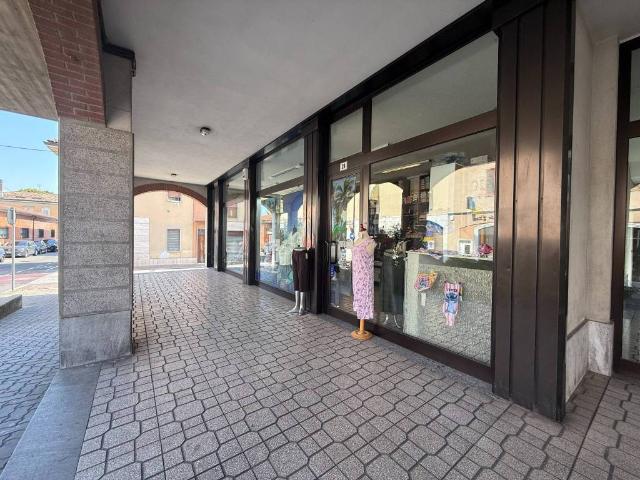 Locale Commerciale in vendita a Paullo, Lombardia
