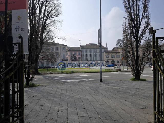 Locale Commerciale in vendita a Pavia, Lombardia