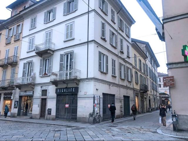 Locale Commerciale in vendita a Borgo Ticino, Pavia