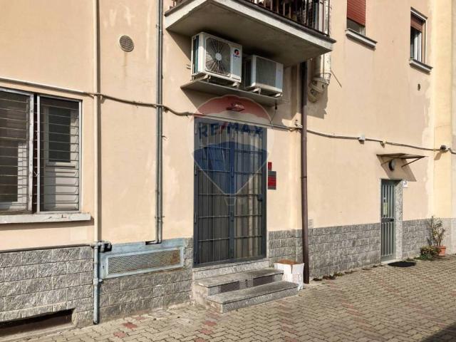 Locale Commerciale in vendita a Crosione, Pavia