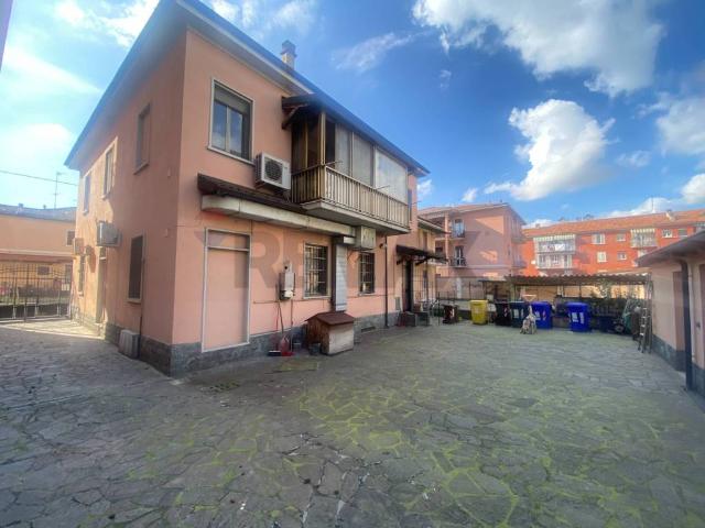 Locale Commerciale in vendita a San Giovannino, Pavia