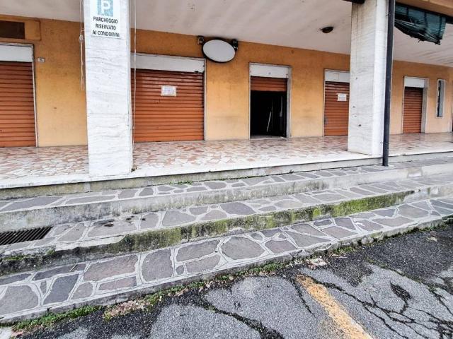 Locale Commerciale in vendita a Pavone Del Mella, Lombardia