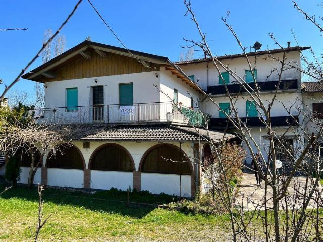 Locale Commerciale in vendita a Unione dei comuni del Frignano, Pavullo Nel Frignano