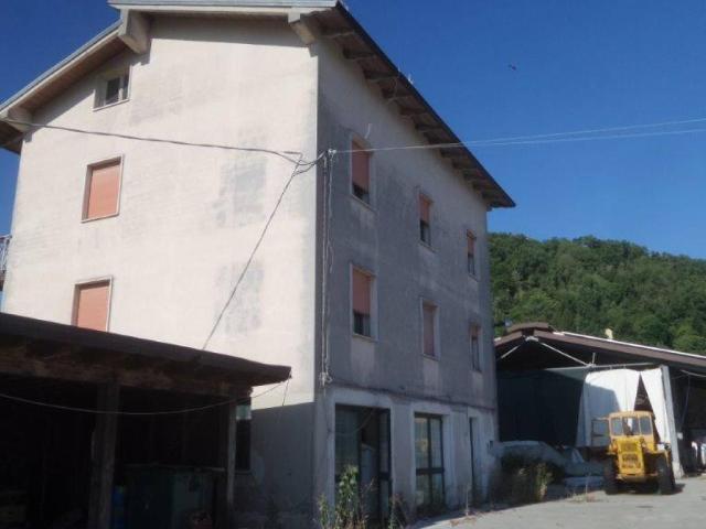 Locale Commerciale in vendita a Unione dei comuni del Frignano, Pavullo Nel Frignano