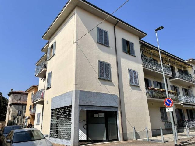 Locale Commerciale in vendita a Pedrengo, Lombardia