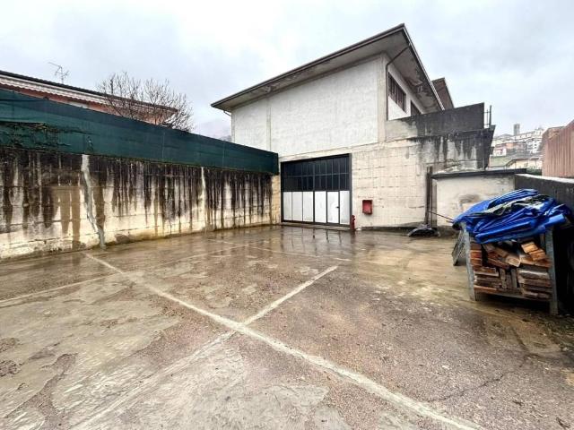 Locale Commerciale in vendita a Cittadella, Peia