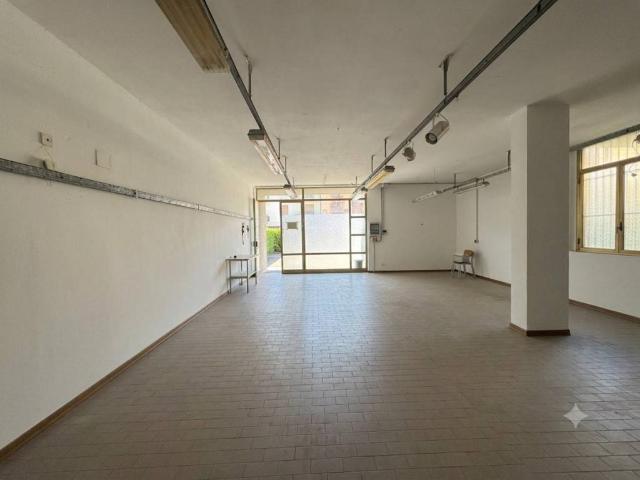 Locale Commerciale in vendita a Unione di Comuni Valdarno e Valdisieve, Pelago