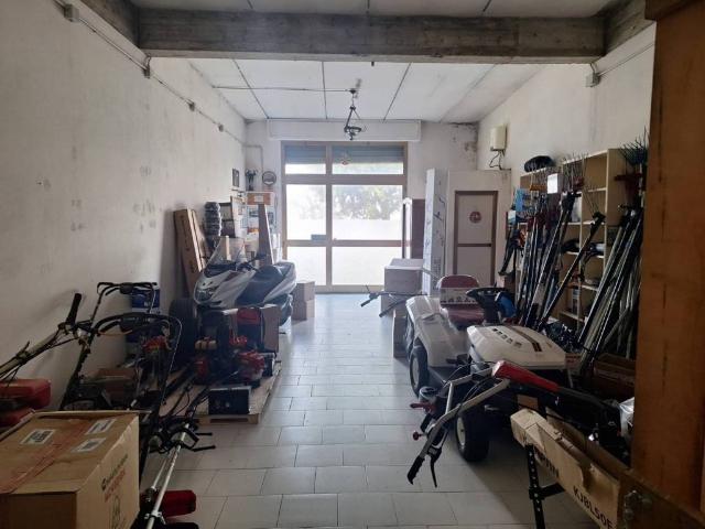 Locale Commerciale in vendita a Unione di Comuni Valdarno e Valdisieve, Pelago