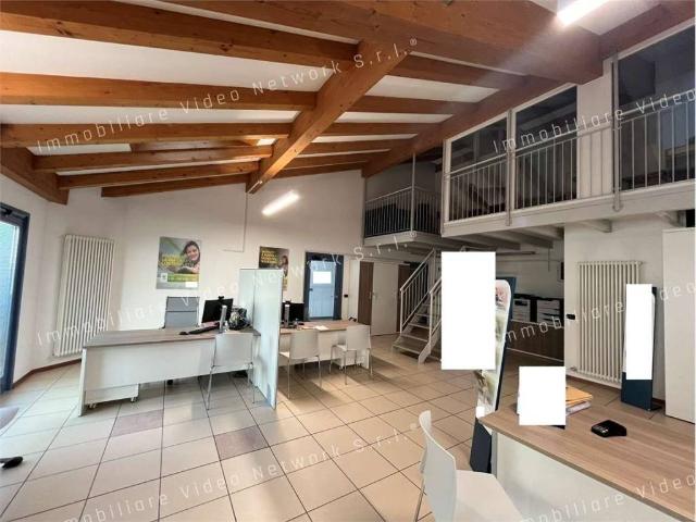 Locale Commerciale in vendita a Comunità Alta Valsugana e Bersntol, Pergine Valsugana