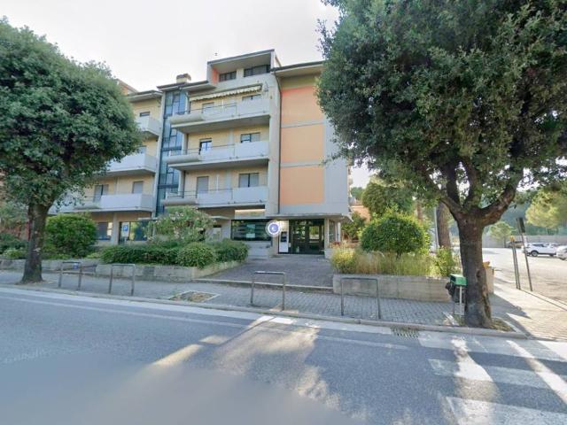 Locale Commerciale in vendita a Marche, Pesaro E Urbino