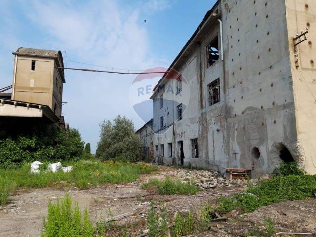 Locale Commerciale in vendita a Piemonte, Vercelli