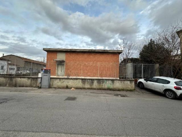 Locale Commerciale in vendita a Cenerente, Umbria