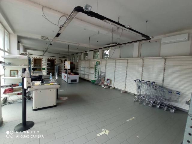 Locale Commerciale in vendita a Cenerente, Umbria