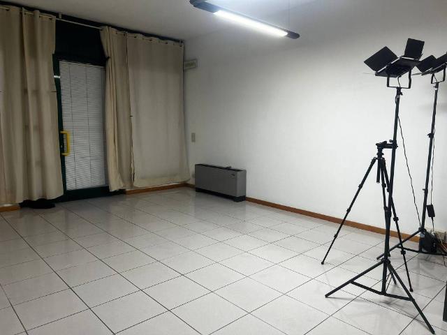 Locale Commerciale in vendita a San Sisto, Cenerente