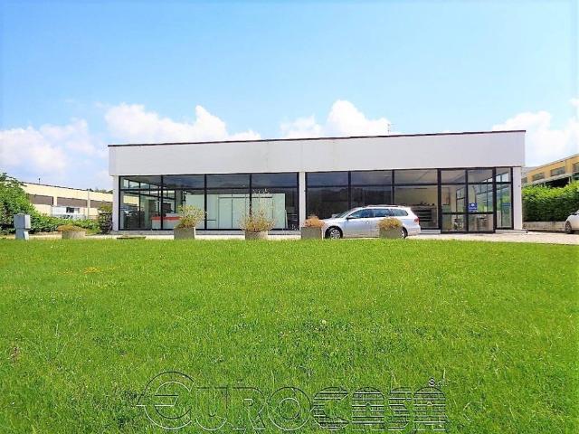 Locale Commerciale in vendita a La Fratticiola-Casacce, Cenerente