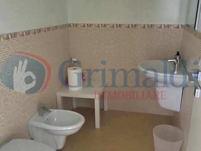 Locale Commerciale in vendita a Podere le Spiagge, Cenerente