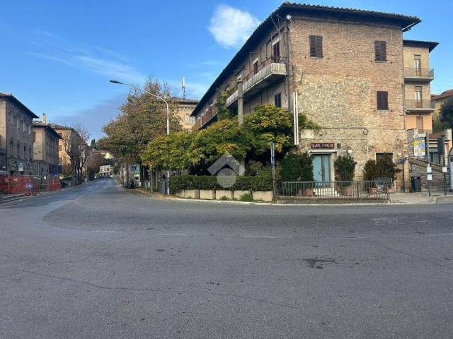 Locale Commerciale in vendita a Sant'Erminio, Cenerente