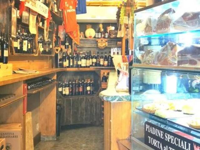 Locale Commerciale in vendita a Ponte Rio, Perugia