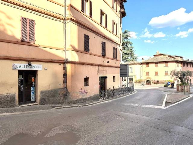Locale Commerciale in vendita a Sant'Erminio, Cenerente