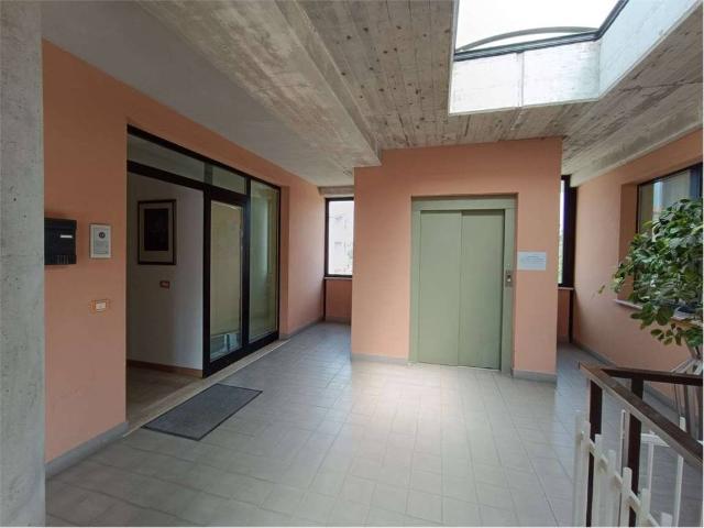 Locale Commerciale in vendita a Cenerente, Umbria
